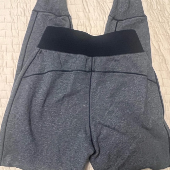 Lululemon pants - Picture 2 of 4